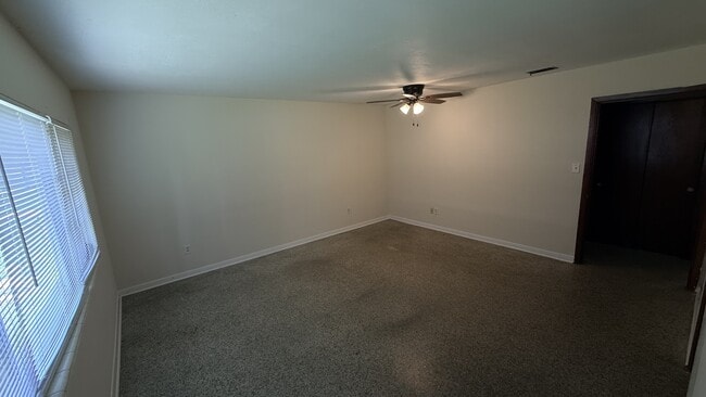 Photo - 932 NE 6th Ave