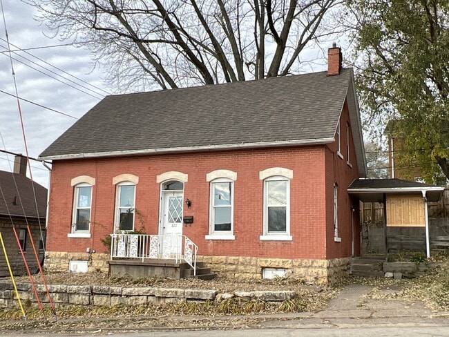 Building Photo - 621 E 24th St