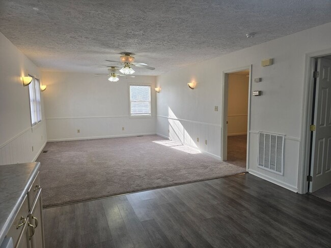 Photo - New Listing!!