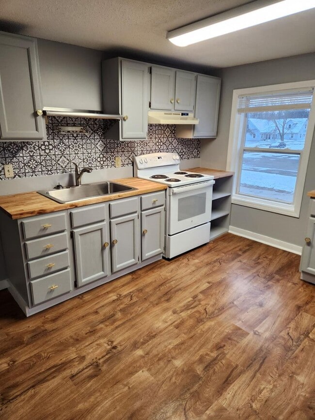 Photo - 7 Western Ave Unidad Apt 2