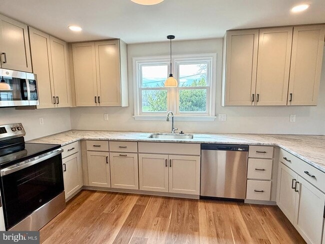 Photo - 330 Gilbertsville Rd