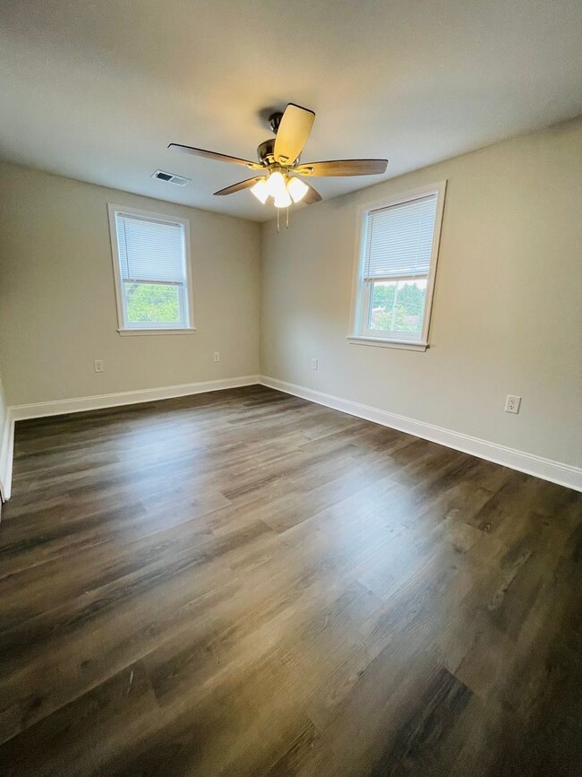 Photo - 227 E Lee St