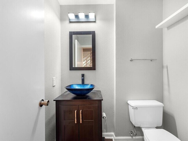 Photo - 204 Marshall St Unit 3