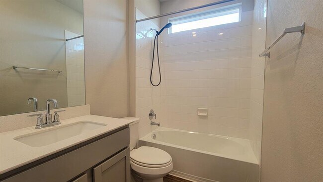 Photo - 487 Apache Plum Dr