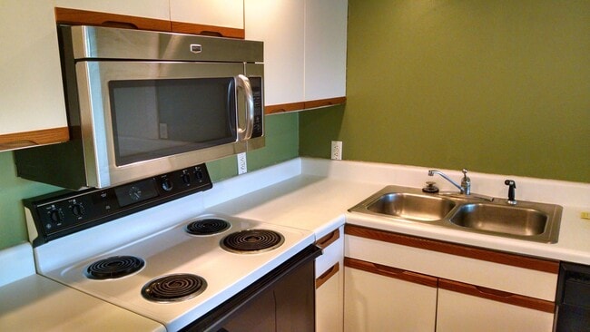 Photo - 3BR/2BA Condo Near UT Ag Campus & Vet School Unit SRC212 BR1 (SE Master w/private bath) (HOLD)