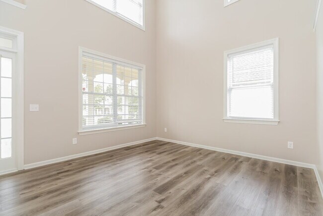 Photo - 361 Southgate Dr