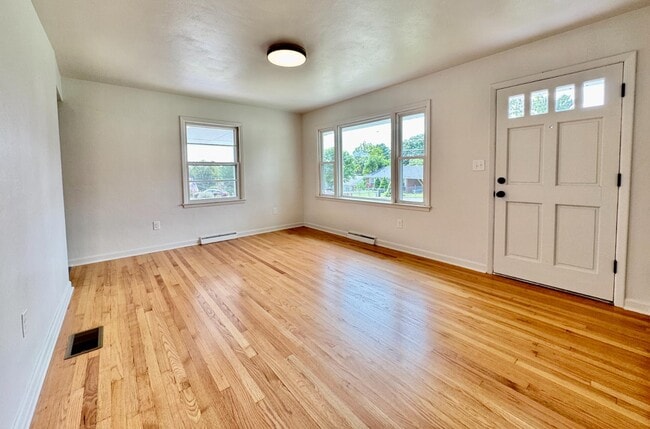 Photo - 2401 Bare St