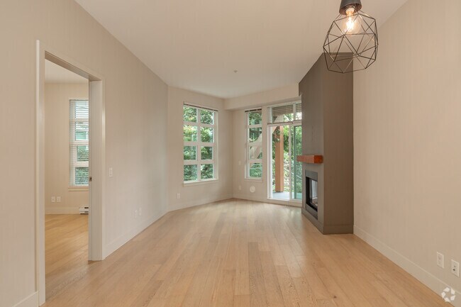 2BR, 2BA - 926SF - Living Room - The Dockyards At Port Royal