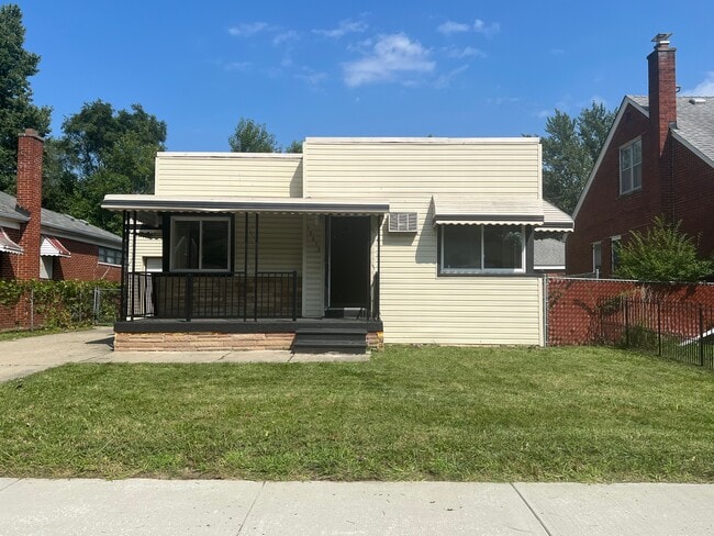 Photo - 18612 Blackmoor St