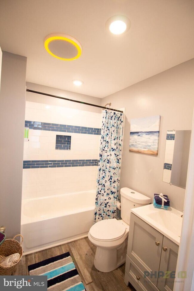 Photo - 2734 Ashland Ave
