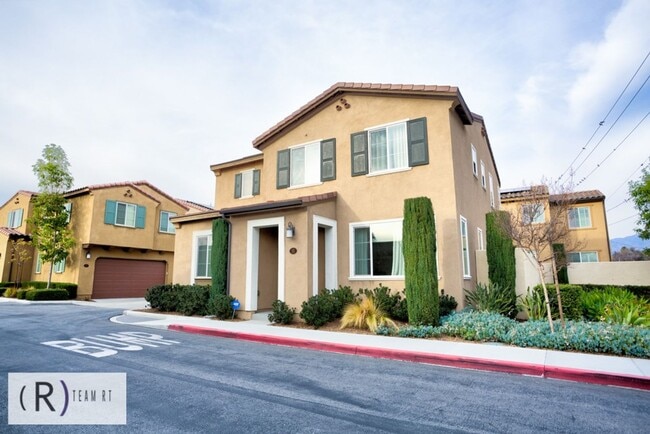 Come Experience Life at Linden Walk! - Come Experience Life at Linden Walk! House