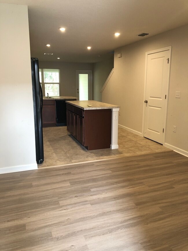Photo - 5941 Creekside Crossing Dr