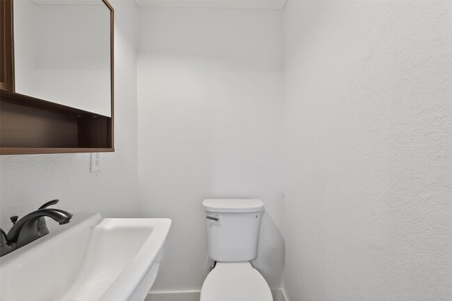 Photo - 2202 Hutchins St Unit B