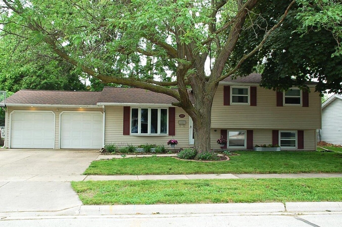 Available October 27th! Single family home... - Available October 27th! Single family home...