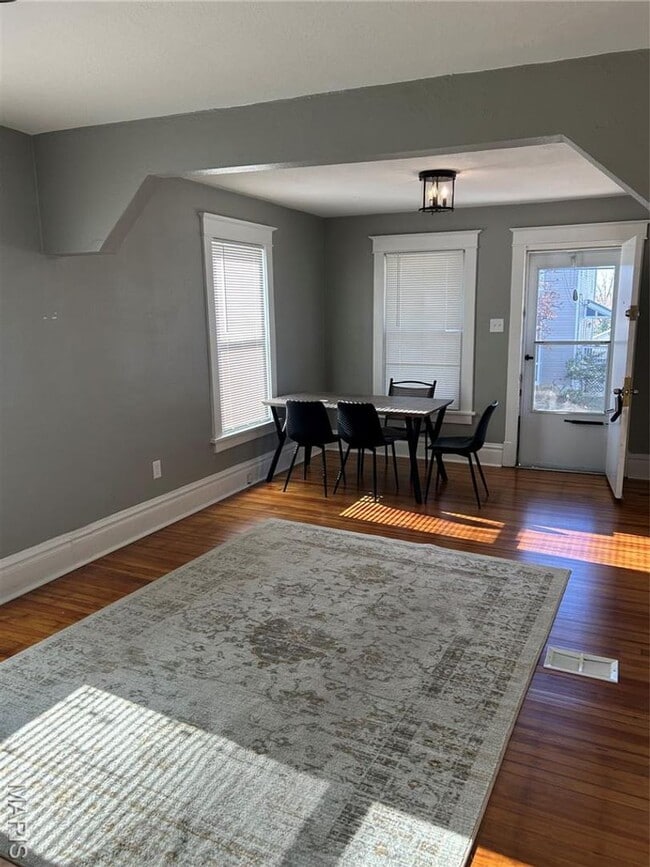 Photo - 2530 Oakland Ave