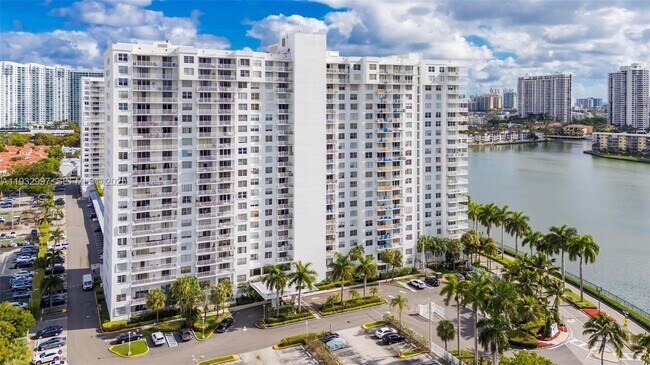 Photo - 2801 NE 183rd St Unit 315W