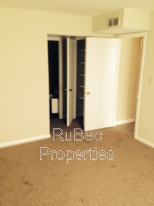 Photo - 702 Farmhurst Dr Unit N