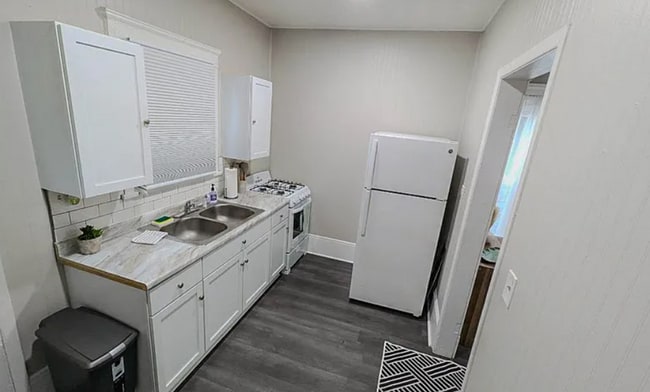 Photo - 10415-10415 Bernard Ave Unit 10415 Bernard Ave