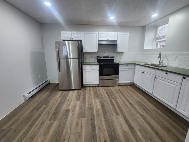 Photo - 151 S Main St Unidad B3