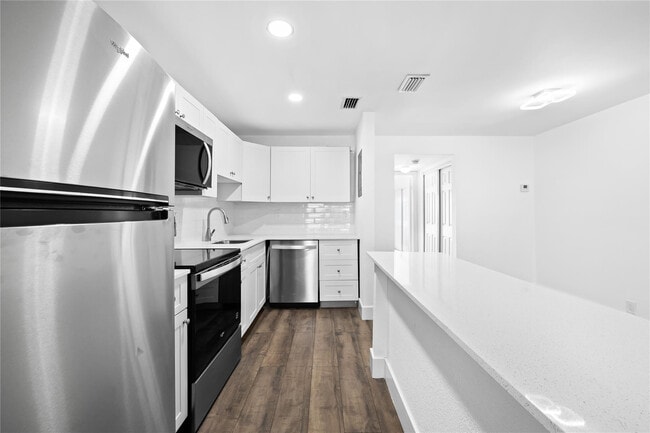 Photo - 1100 Crystal Lake Dr Unit 209