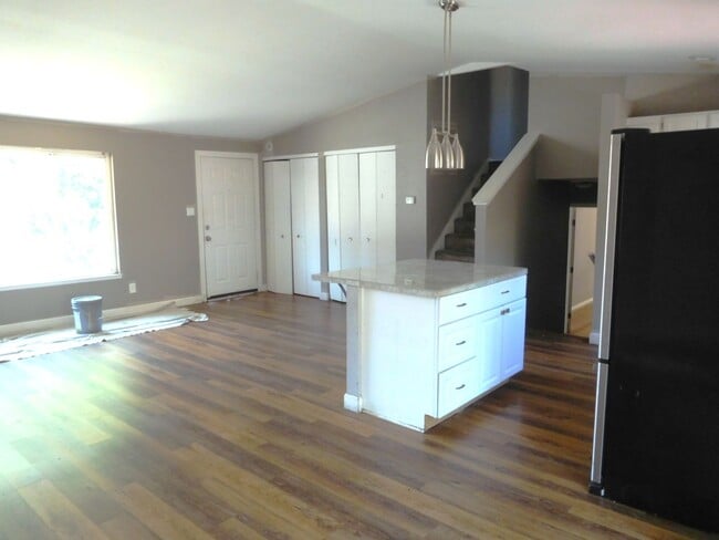 1325 Williams Cir