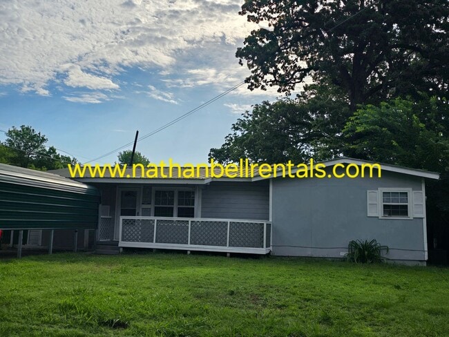 Photo - 325 17th St NE