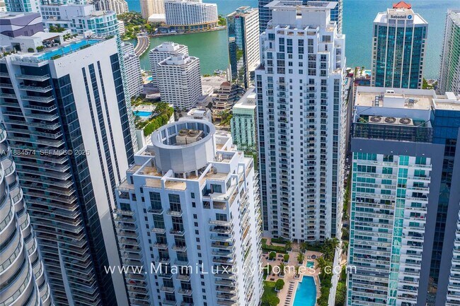 Building Photo - 1050 Brickell Ave Unit 3314