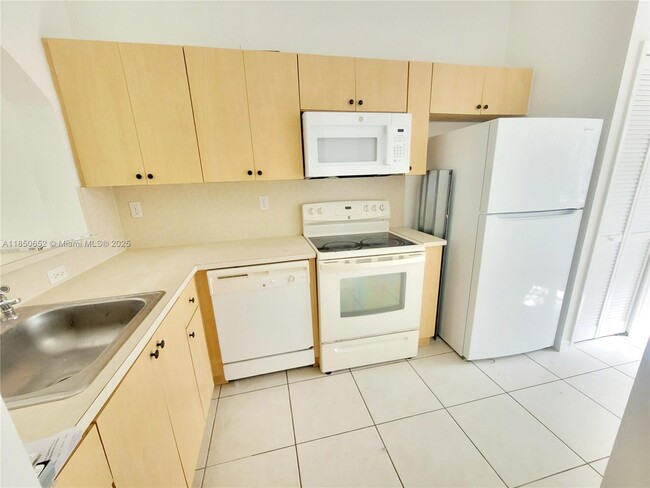 Photo - 1240 SE 31st Ct Unit 202-32