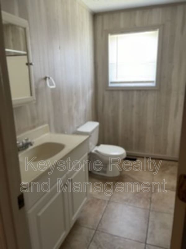 Photo - 410 Lucky Debonair St