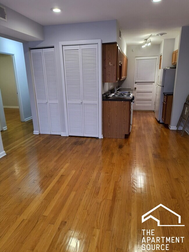 Photo - 6535 N Mozart St Unit 1R