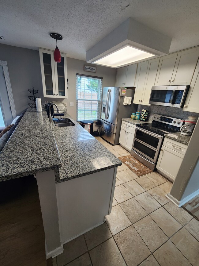 Photo - 300 Windy Oak Run