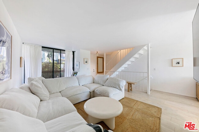 29239 Heathercliff Rd Unit 4