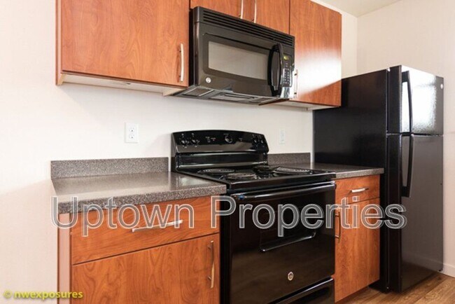 Photo - 4820 SW Tucker Ave Unit APT 411
