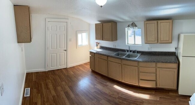 Photo - 1 BEDROOM MAGNA DUPLEX - GREAT PRICE!