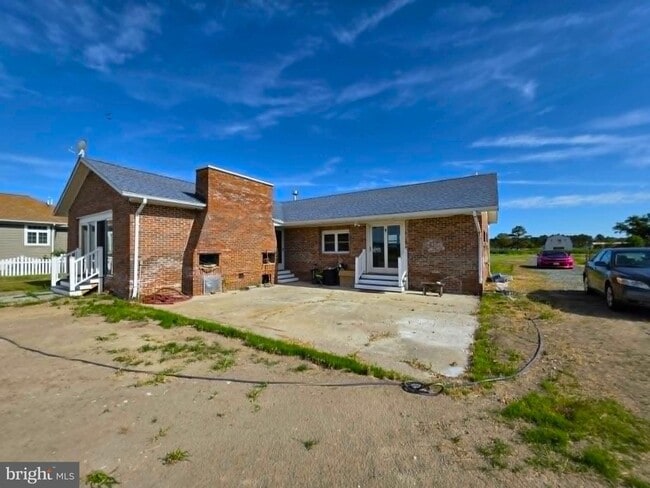 Photo - 22931 Steele Dr