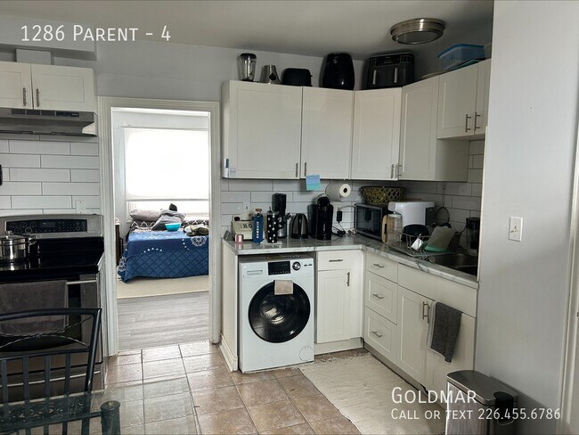 Photo - New listing off Ottawa St. Unité 4