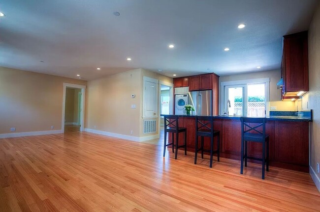 Photo - Beautiful 2 Bed 2 Bath Duplex with A/C