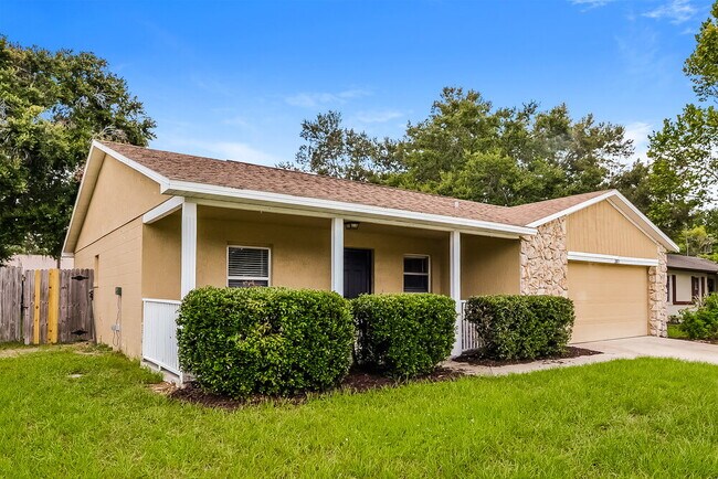 Photo - 1061 Portsmouth Ln