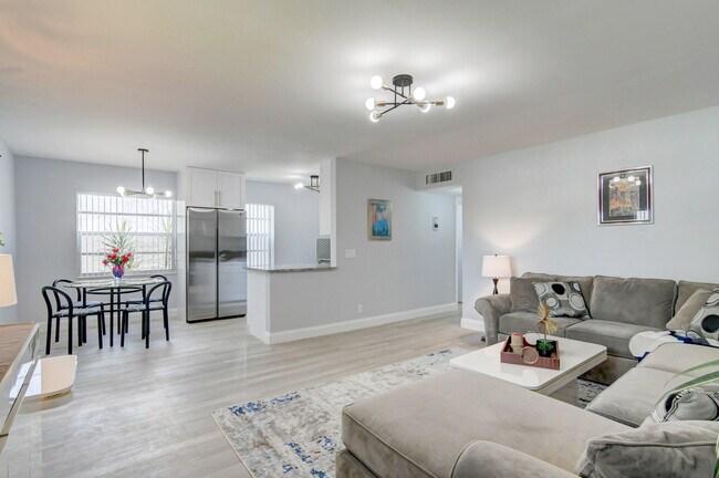 Photo - 332 Burgundy G