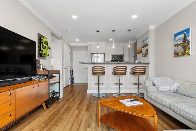 Photo - 534 Beacon St Unit 901