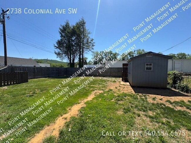 Photo - 2738 Colonial Ave SW
