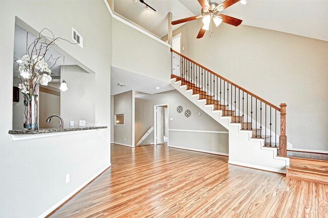 Building Photo - 4144 Greystone Way Unit 804 Rental