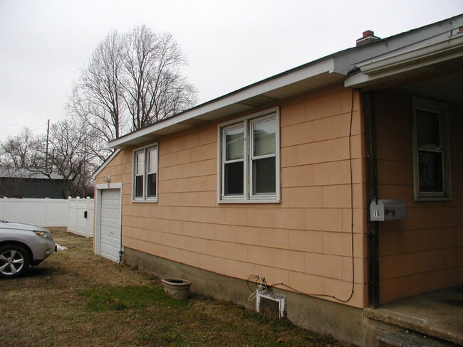 Photo - For Rent - 2 bedroom 1 bath Bungalow in Gibbstown, NJ