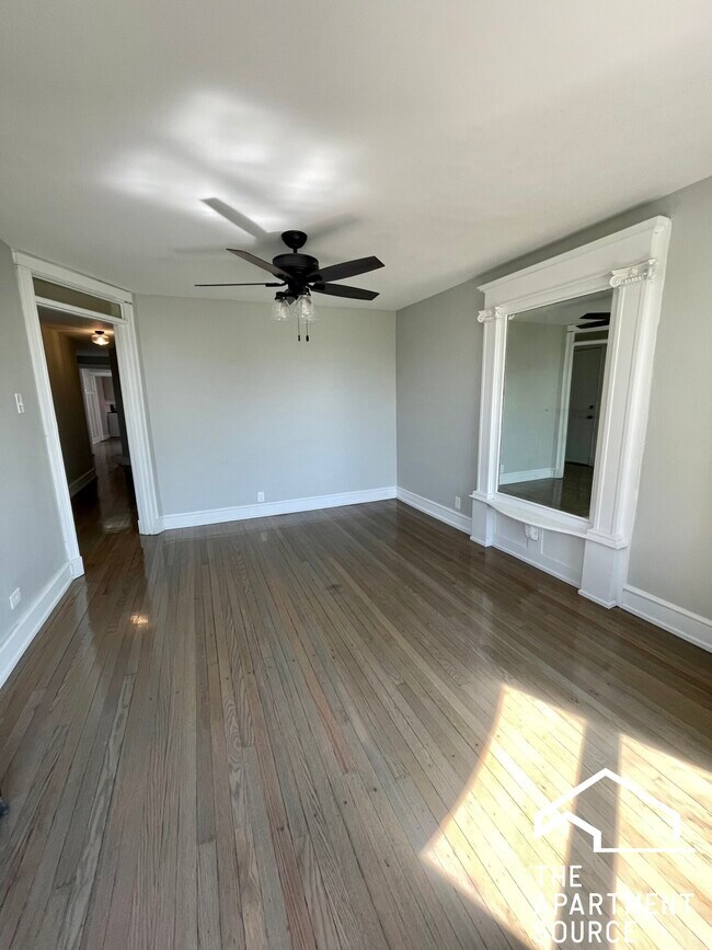 Photo - 4639 S Prairie Ave Unit 1