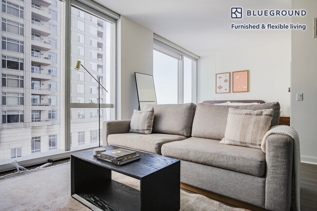 Building Photo - 500 N Lake Shore Dr Rental