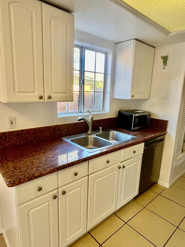 3199 Royal Oaks Dr Unidad B