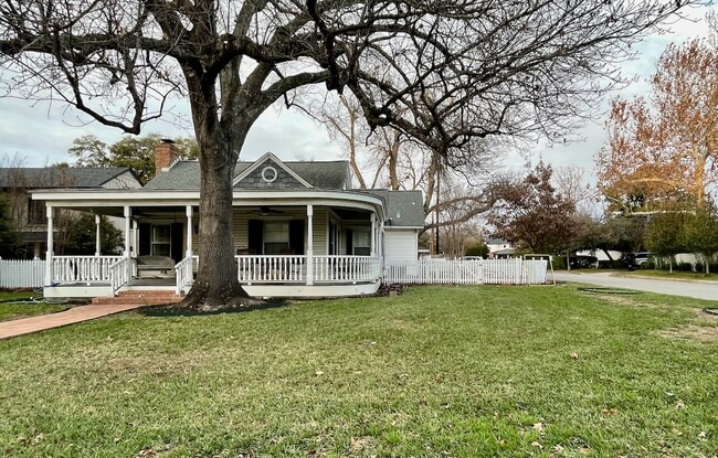 Building Photo - 1500 Preston Ave