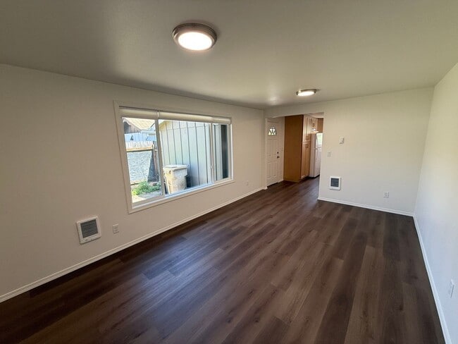 Photo - 1505 NW Highland Dr