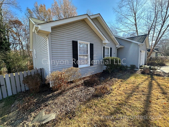 Photo - Beautiful 3b, ready to move in!