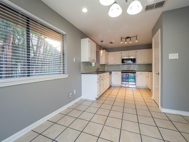 Photo - 4804 Broadhill Dr